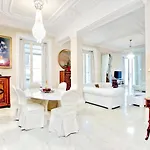 Rome Luxury Apartment To Spanish Steps